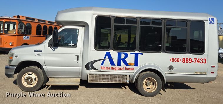 image for item NQ9201 2015 Eldorado Ford E350 Super Duty shuttle bus