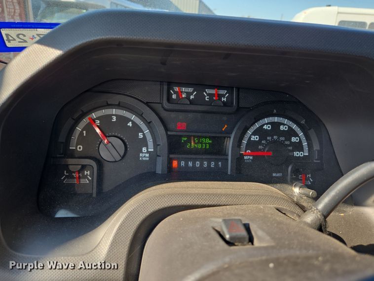 image for item NQ9201 2015 Eldorado Ford E350 Super Duty shuttle bus