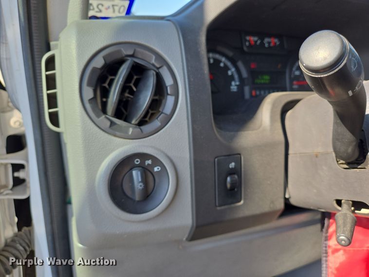 image for item NQ9201 2015 Eldorado Ford E350 Super Duty shuttle bus