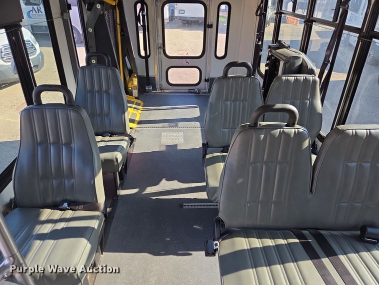 image for item NQ9201 2015 Eldorado Ford E350 Super Duty shuttle bus