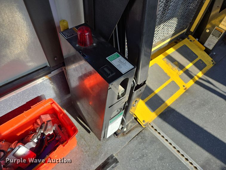 image for item NQ9201 2015 Eldorado Ford E350 Super Duty shuttle bus