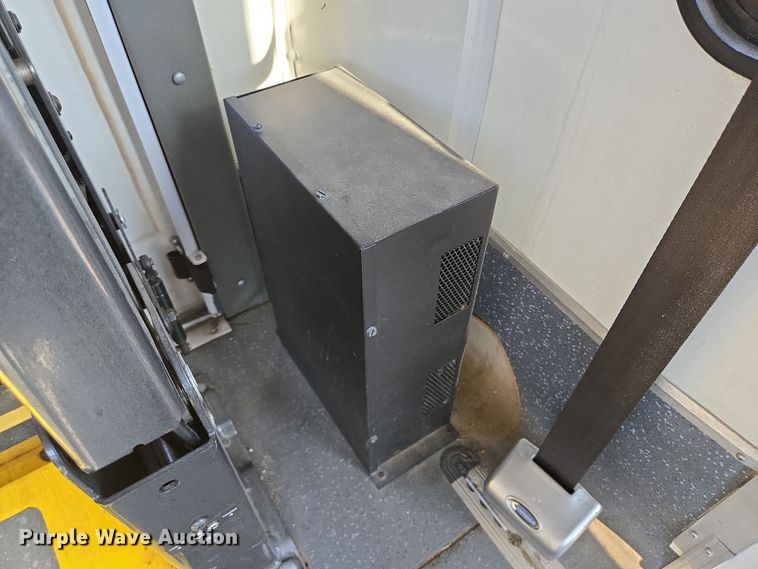 image for item NQ9201 2015 Eldorado Ford E350 Super Duty shuttle bus