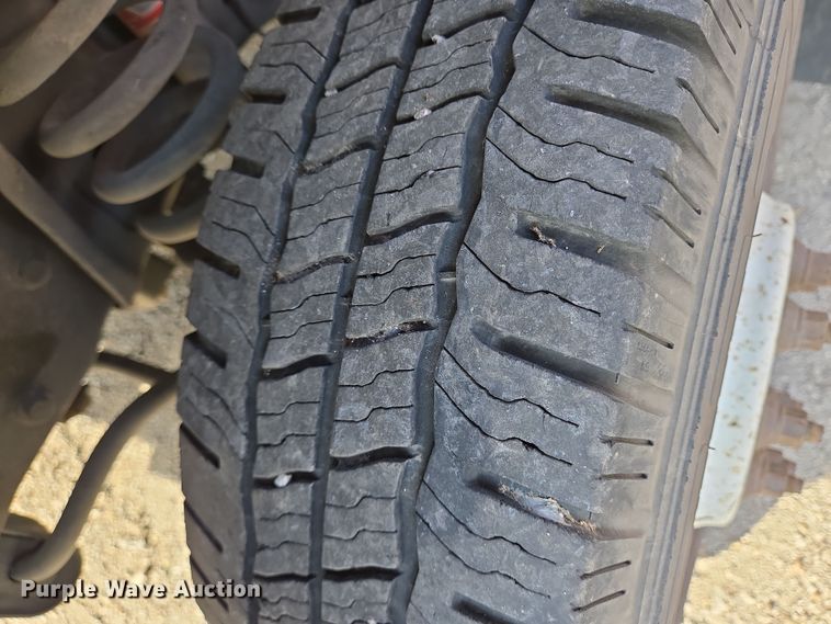 image for item NQ9201 2015 Eldorado Ford E350 Super Duty shuttle bus