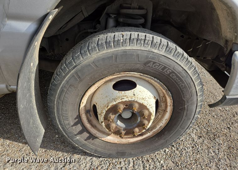 image for item NQ9201 2015 Eldorado Ford E350 Super Duty shuttle bus