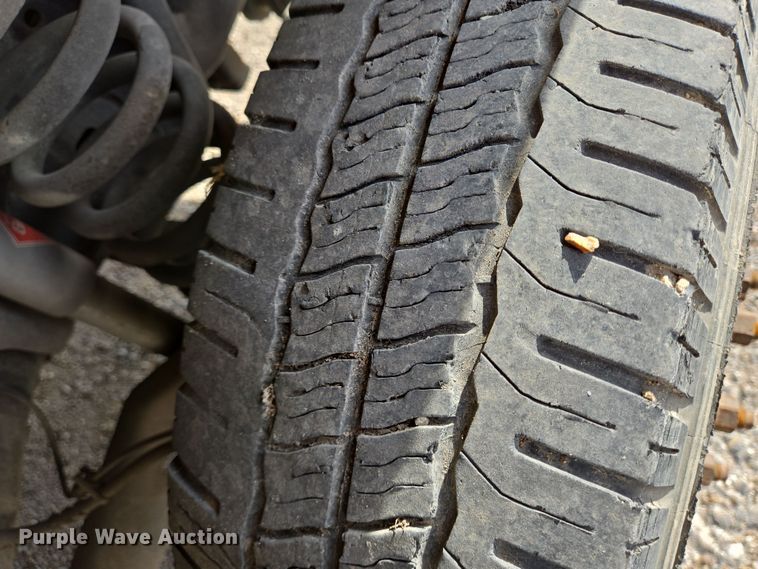 image for item NQ9201 2015 Eldorado Ford E350 Super Duty shuttle bus