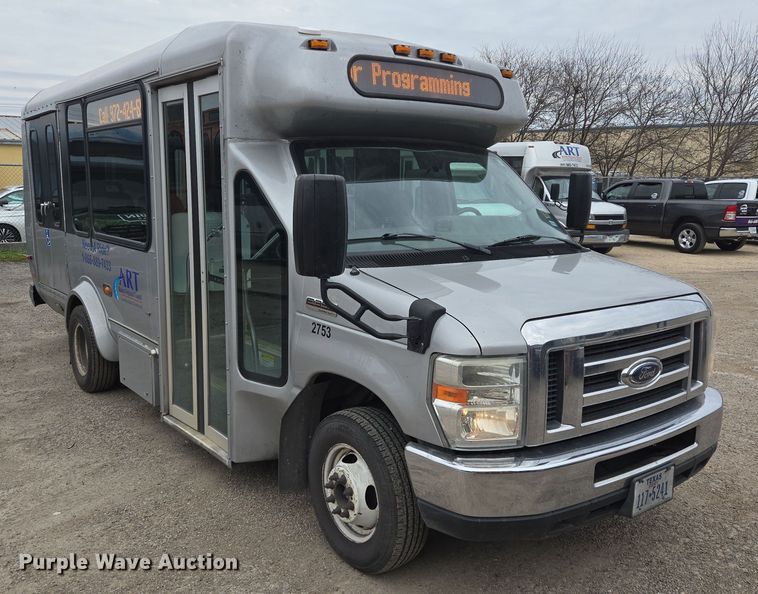image for item NQ9202 2013 Eldorado Ford E350 Super Duty shuttle bus