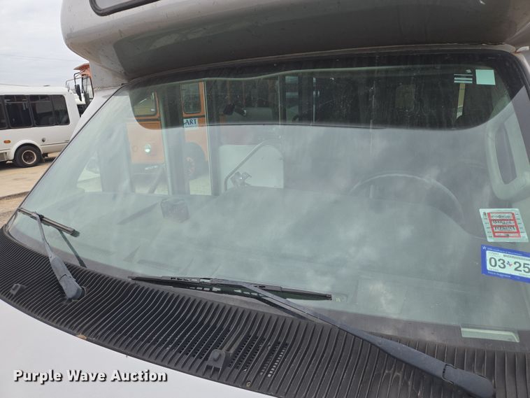 image for item NQ9202 2013 Eldorado Ford E350 Super Duty shuttle bus