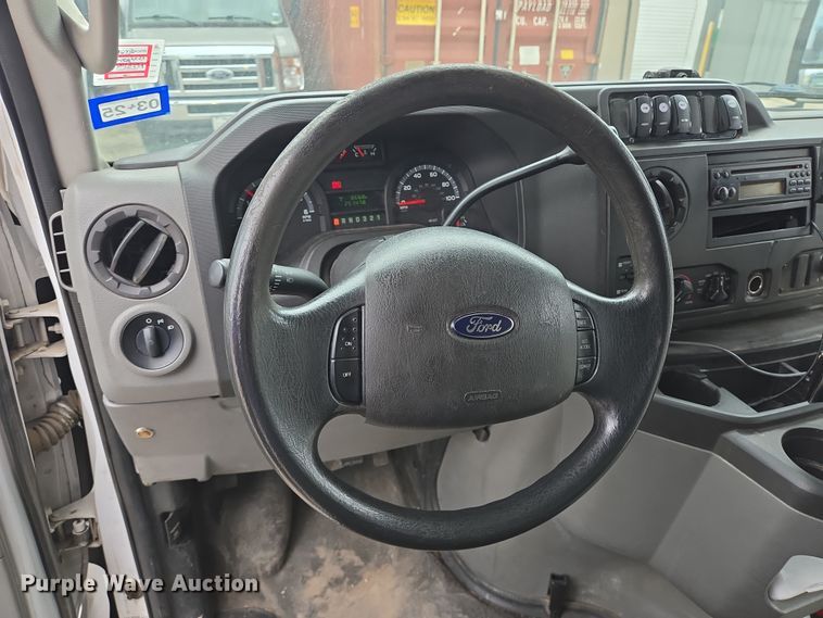 image for item NQ9202 2013 Eldorado Ford E350 Super Duty shuttle bus