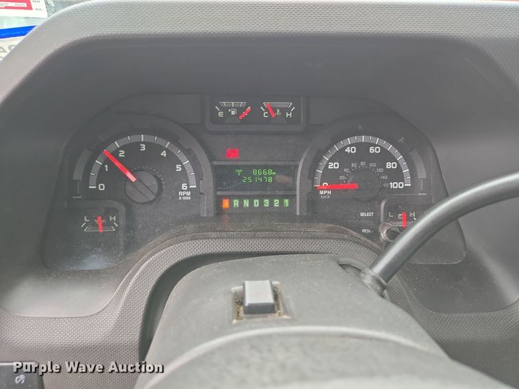 image for item NQ9202 2013 Eldorado Ford E350 Super Duty shuttle bus