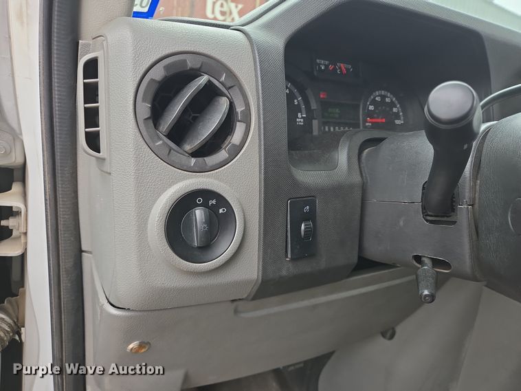 image for item NQ9202 2013 Eldorado Ford E350 Super Duty shuttle bus