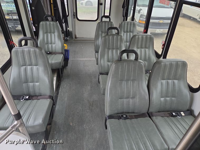 image for item NQ9202 2013 Eldorado Ford E350 Super Duty shuttle bus