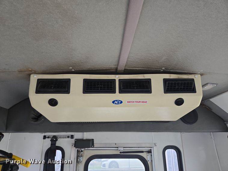 image for item NQ9202 2013 Eldorado Ford E350 Super Duty shuttle bus