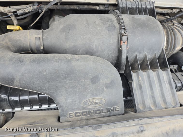 image for item NQ9202 2013 Eldorado Ford E350 Super Duty shuttle bus