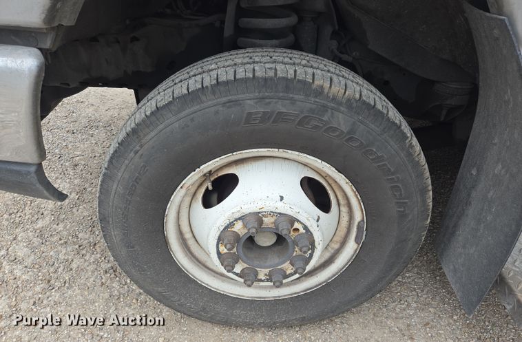 image for item NQ9202 2013 Eldorado Ford E350 Super Duty shuttle bus