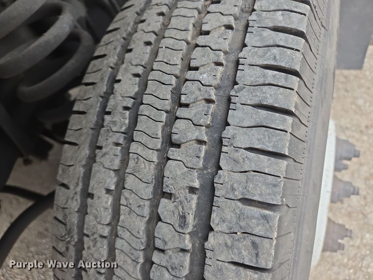 image for item NQ9202 2013 Eldorado Ford E350 Super Duty shuttle bus