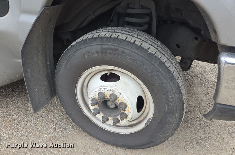 image for item NQ9202 2013 Eldorado Ford E350 Super Duty shuttle bus