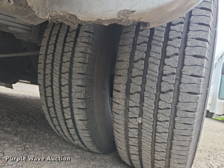 image for item NQ9202 2013 Eldorado Ford E350 Super Duty shuttle bus