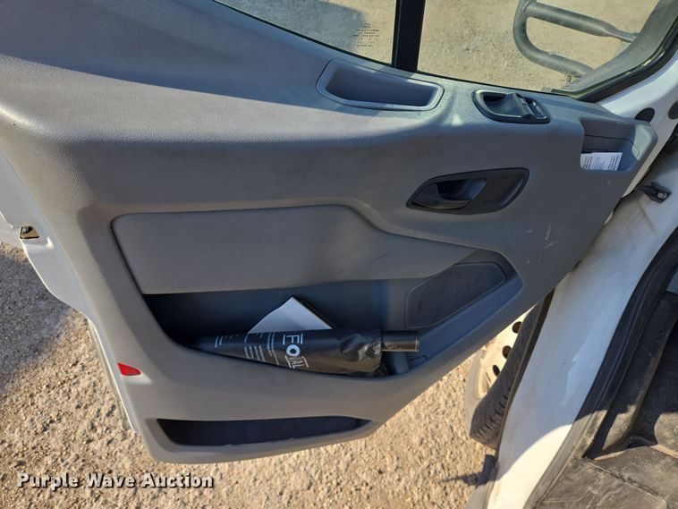 image for item NQ9205 2018 Glaval Transit 350 shuttle bus