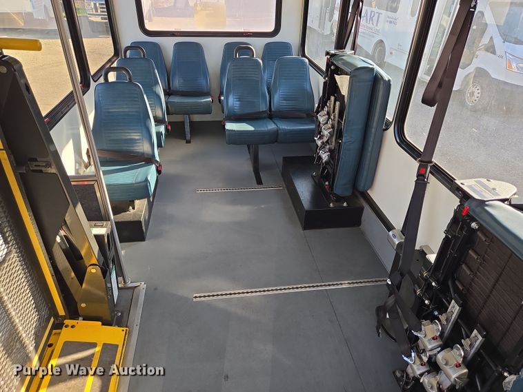 image for item NQ9205 2018 Glaval Transit 350 shuttle bus