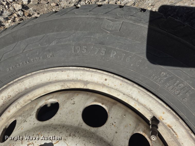 image for item NQ9205 2018 Glaval Transit 350 shuttle bus