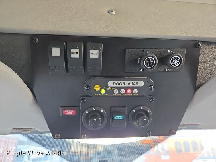 image for item NQ9206 2018 Glaval Ford Transit 350 shuttle bus