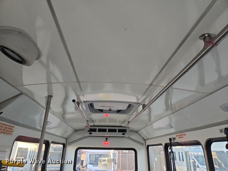 image for item NQ9206 2018 Glaval Ford Transit 350 shuttle bus