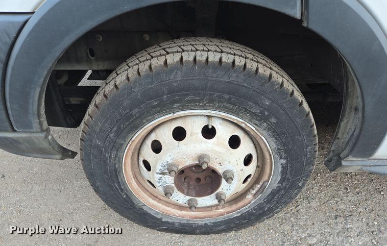 image for item NQ9206 2018 Glaval Ford Transit 350 shuttle bus