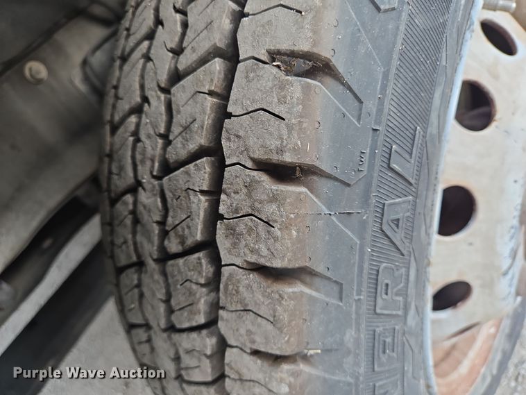 image for item NQ9206 2018 Glaval Ford Transit 350 shuttle bus