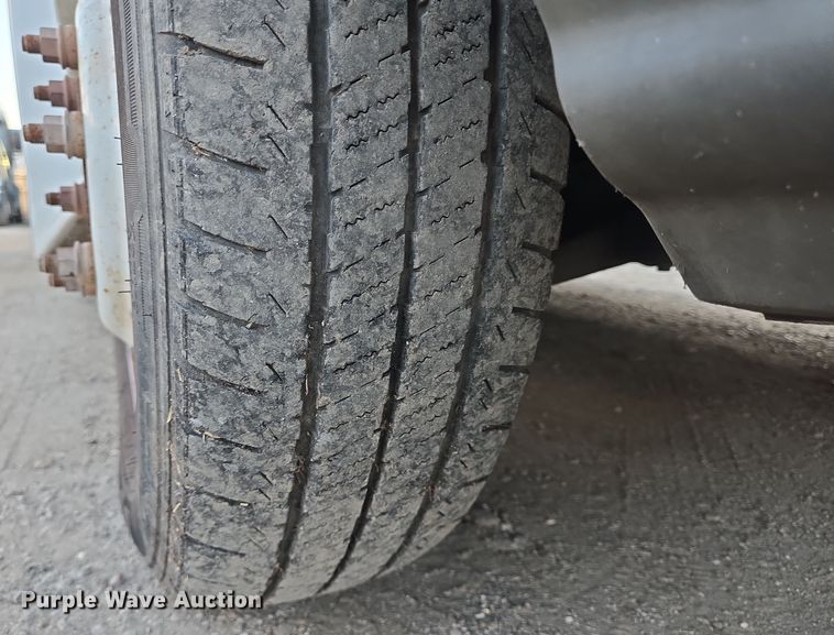 image for item NQ9206 2018 Glaval Ford Transit 350 shuttle bus