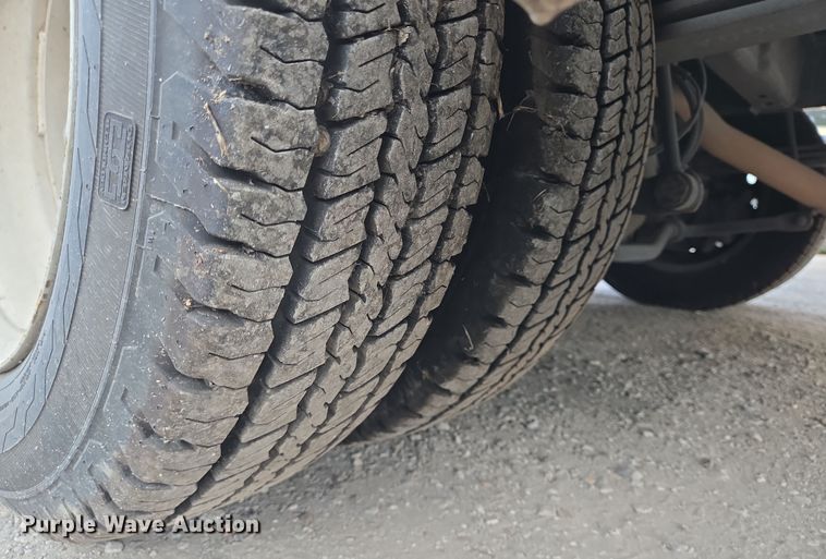 image for item NQ9206 2018 Glaval Ford Transit 350 shuttle bus