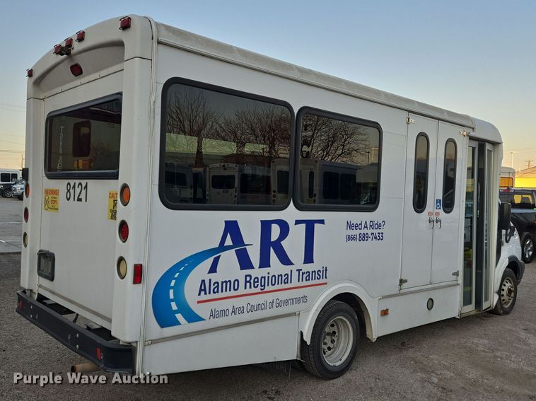 image for item NQ9207 2018 Glaval Ford Transit 350 shuttle bus