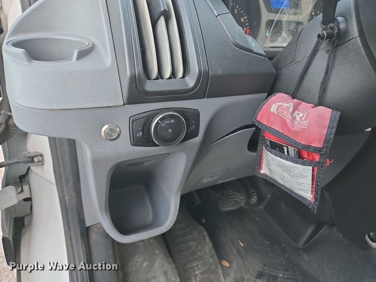 image for item NQ9207 2018 Glaval Ford Transit 350 shuttle bus