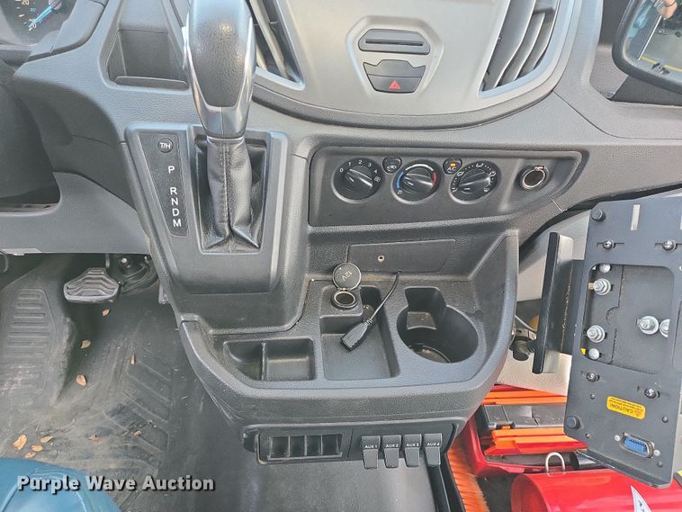 image for item NQ9207 2018 Glaval Ford Transit 350 shuttle bus