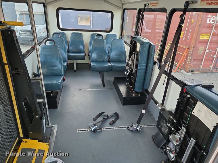 image for item NQ9207 2018 Glaval Ford Transit 350 shuttle bus