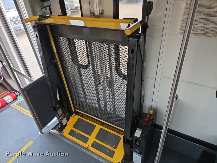 image for item NQ9207 2018 Glaval Ford Transit 350 shuttle bus