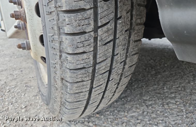 image for item NQ9207 2018 Glaval Ford Transit 350 shuttle bus