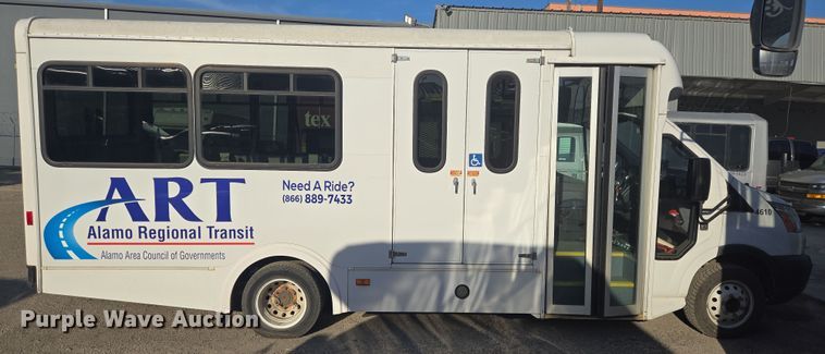 image for item NQ9208 2018 Glaval Transit 350 shuttle bus