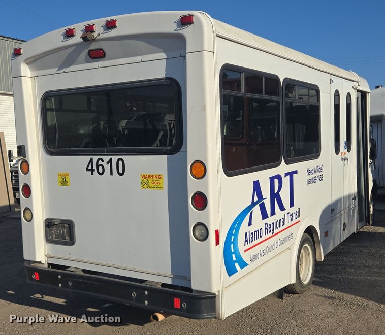 image for item NQ9208 2018 Glaval Transit 350 shuttle bus