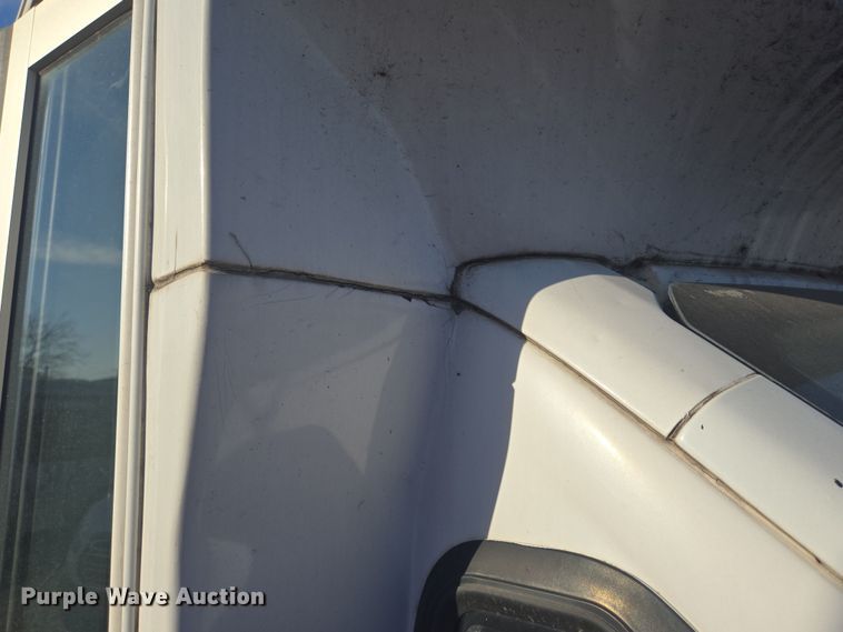 image for item NQ9208 2018 Glaval Transit 350 shuttle bus