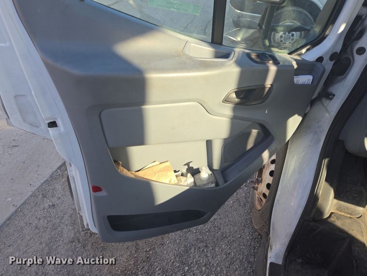 image for item NQ9208 2018 Glaval Transit 350 shuttle bus