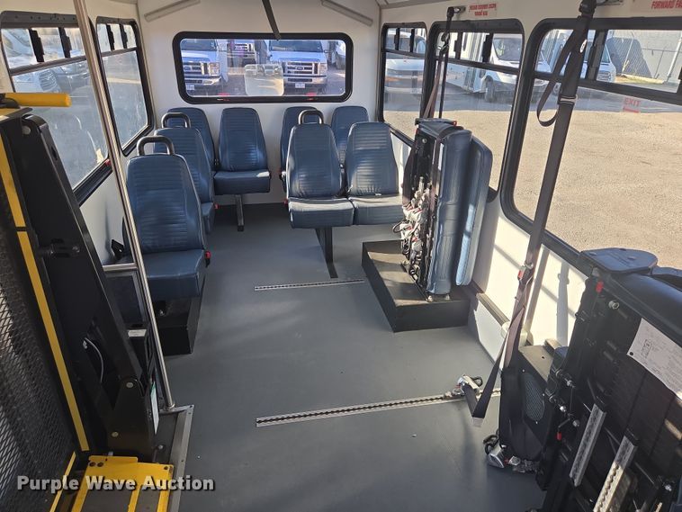 image for item NQ9208 2018 Glaval Transit 350 shuttle bus
