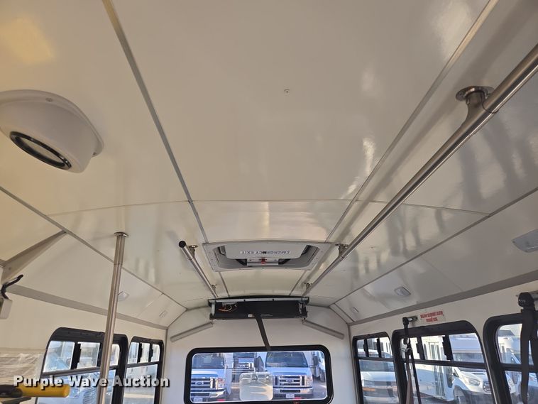 image for item NQ9208 2018 Glaval Transit 350 shuttle bus