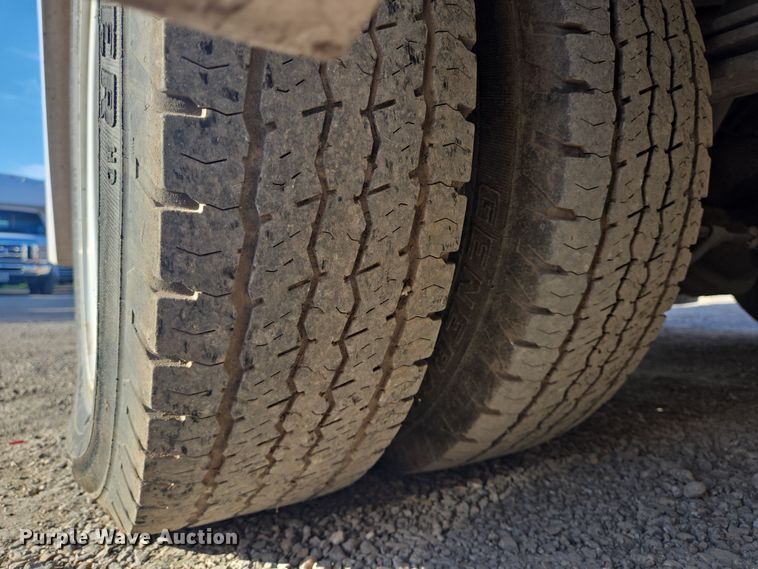 image for item NQ9208 2018 Glaval Transit 350 shuttle bus