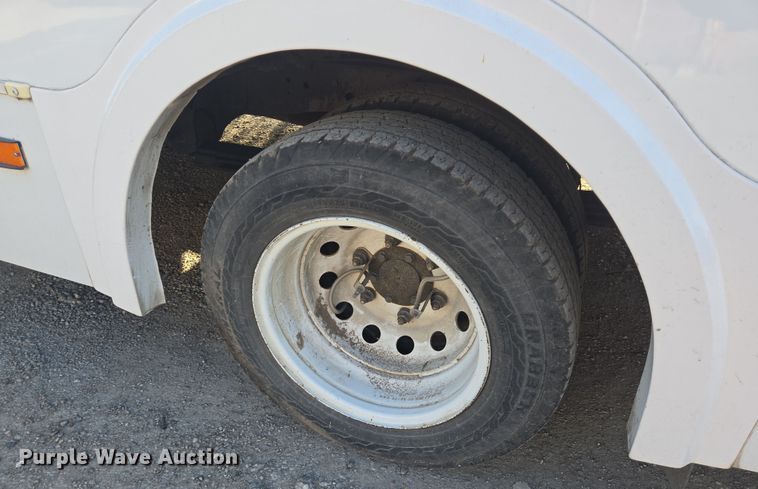 image for item NQ9208 2018 Glaval Transit 350 shuttle bus