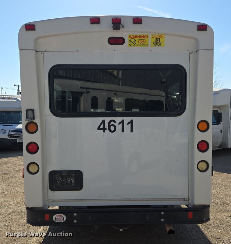 image for item NQ9209 2018 Glaval Ford Transit 350 shuttle bus