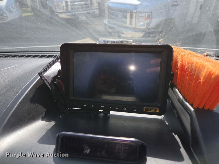 image for item NQ9209 2018 Glaval Ford Transit 350 shuttle bus