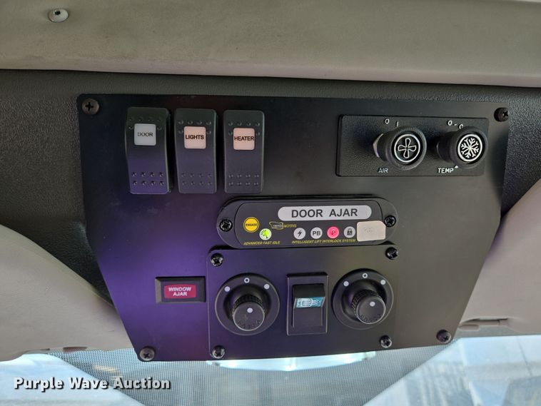 image for item NQ9209 2018 Glaval Ford Transit 350 shuttle bus