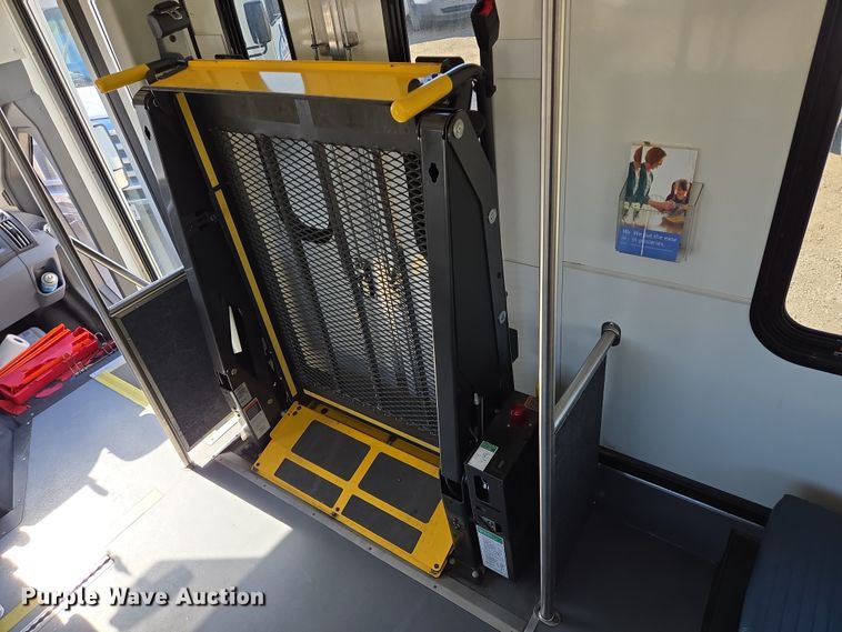 image for item NQ9209 2018 Glaval Ford Transit 350 shuttle bus