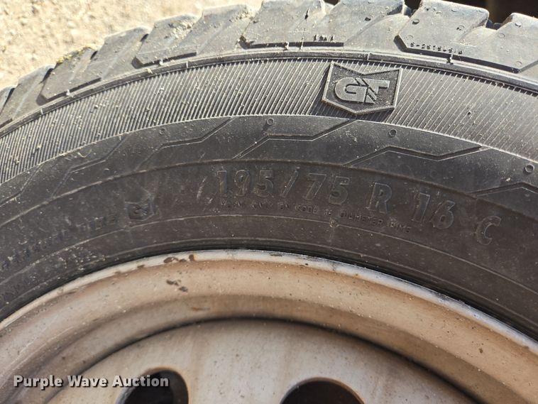 image for item NQ9209 2018 Glaval Ford Transit 350 shuttle bus