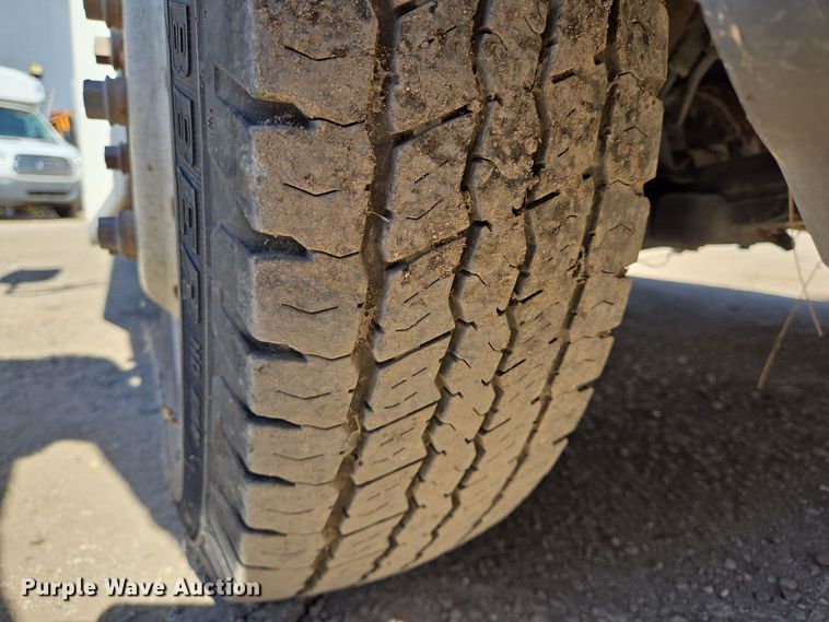 image for item NQ9209 2018 Glaval Ford Transit 350 shuttle bus